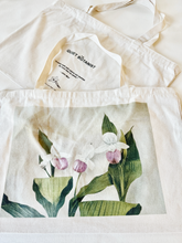 Load image into Gallery viewer, Floral Tote Bag
